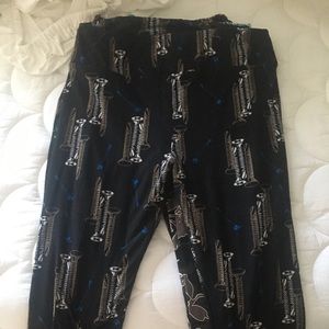 Lularoe TC leggings screws.